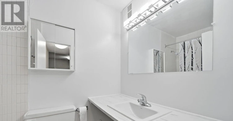 2204A-2350 Dundas Street W, Toronto, ON, M6P 4B1 - 12