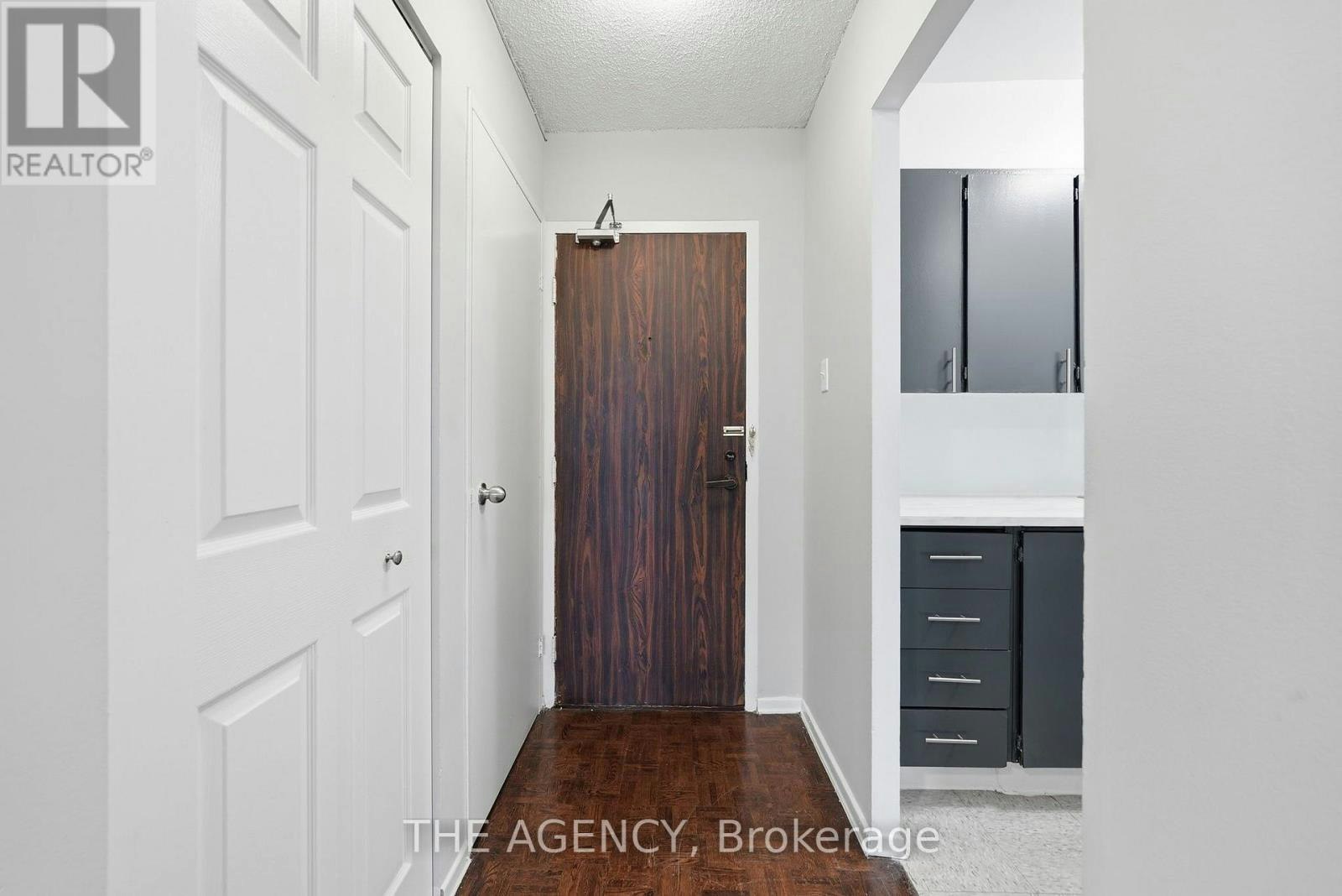 2204A-2350 Dundas Street W, Toronto, ON, M6P 4B1 - 2
