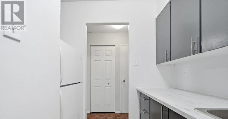 2204A-2350 Dundas Street W, Toronto, ON, M6P 4B1 - 3
