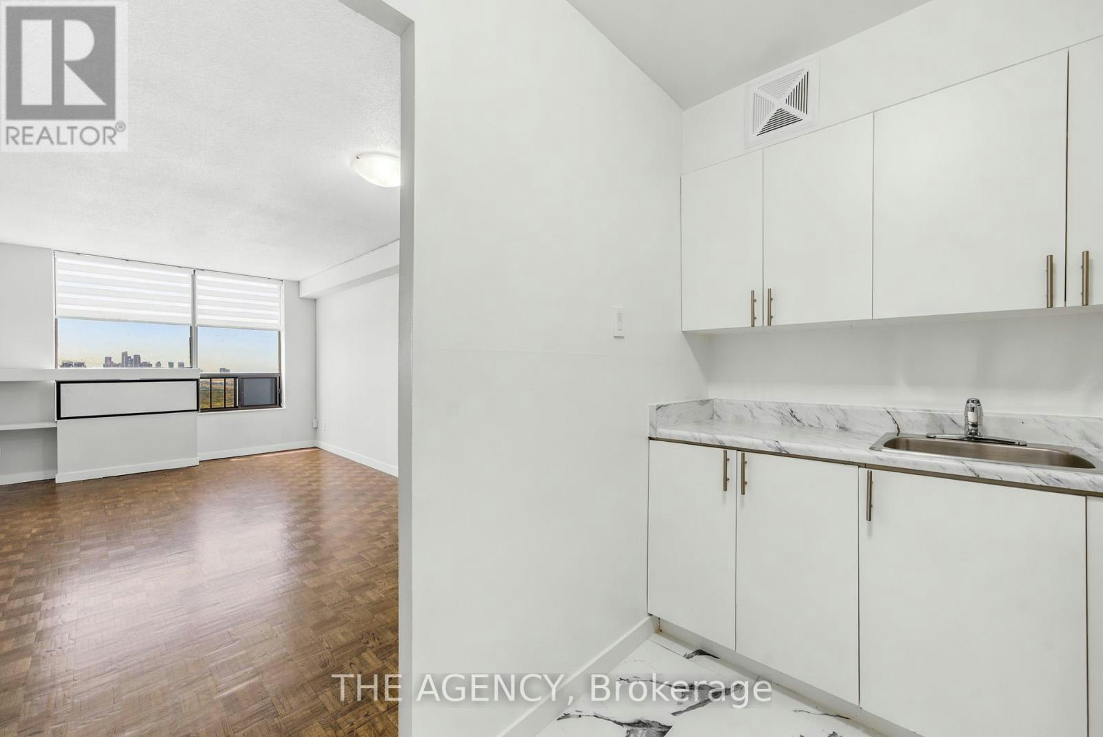 2511A-2350 Dundas Street W, Toronto, ON, M6P 4B1 - 11