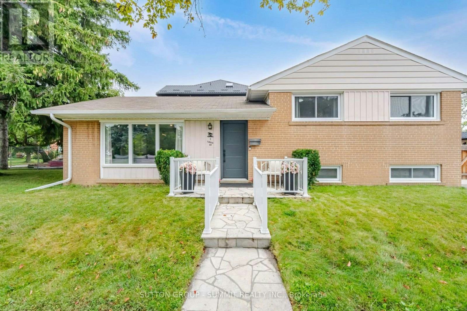 1 Lagos Road, Toronto, ON, M9W 4E3