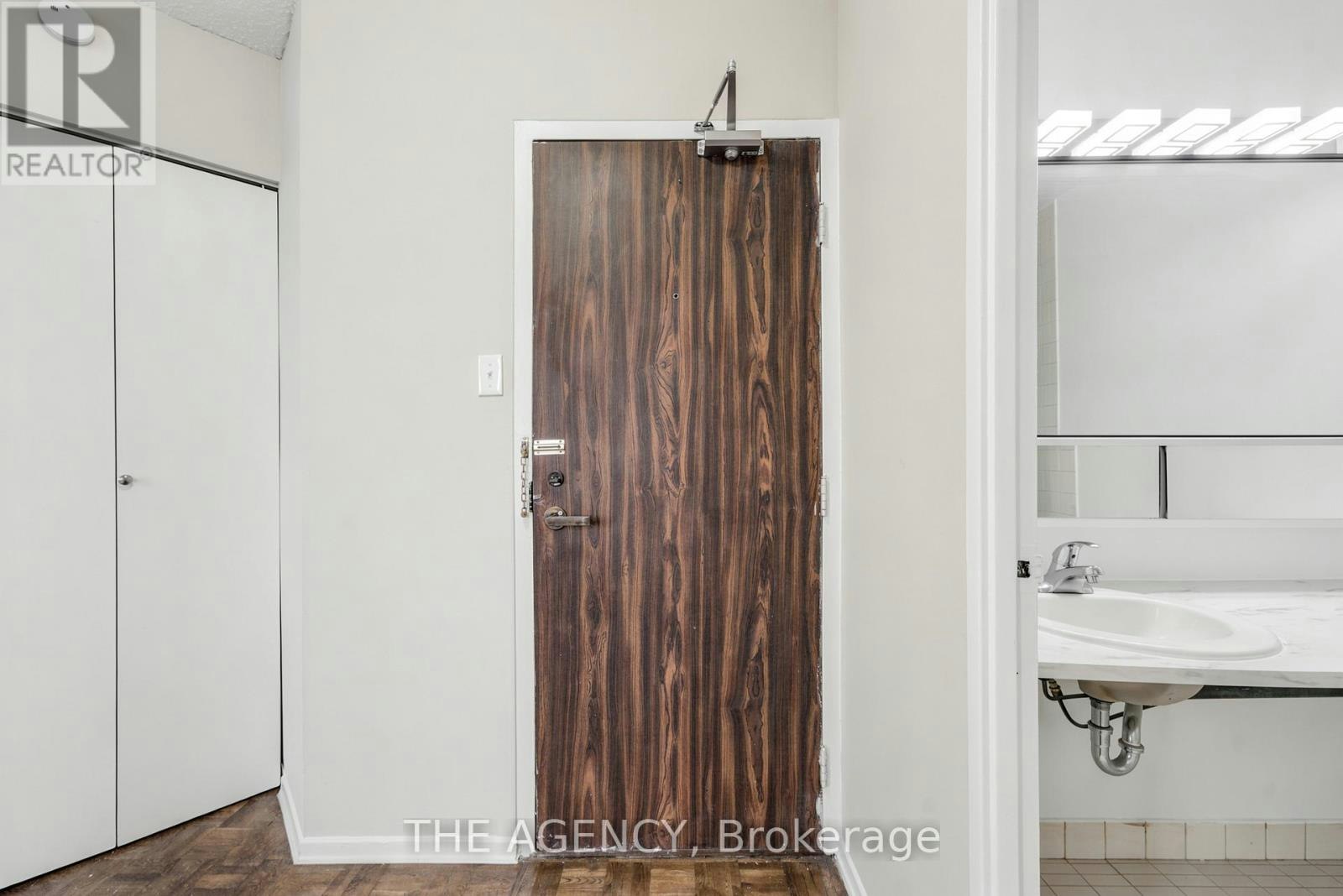 1019B-2360 Dundas Street W, Toronto, ON, M6P 4B2 - 2