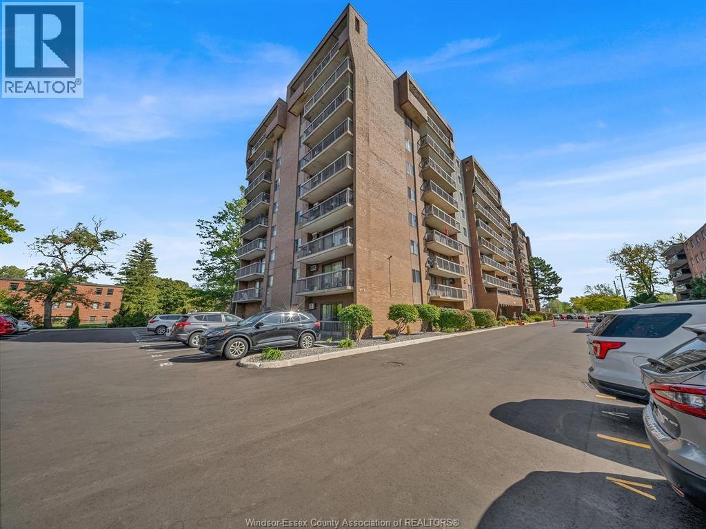 206-3936 Wyandotte Street East, Windsor, ON, N8Y 4V1