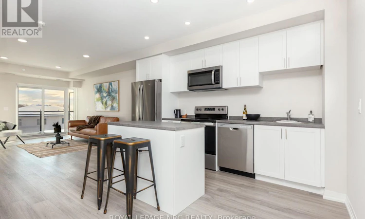 UP46-50 Herrick Avenue