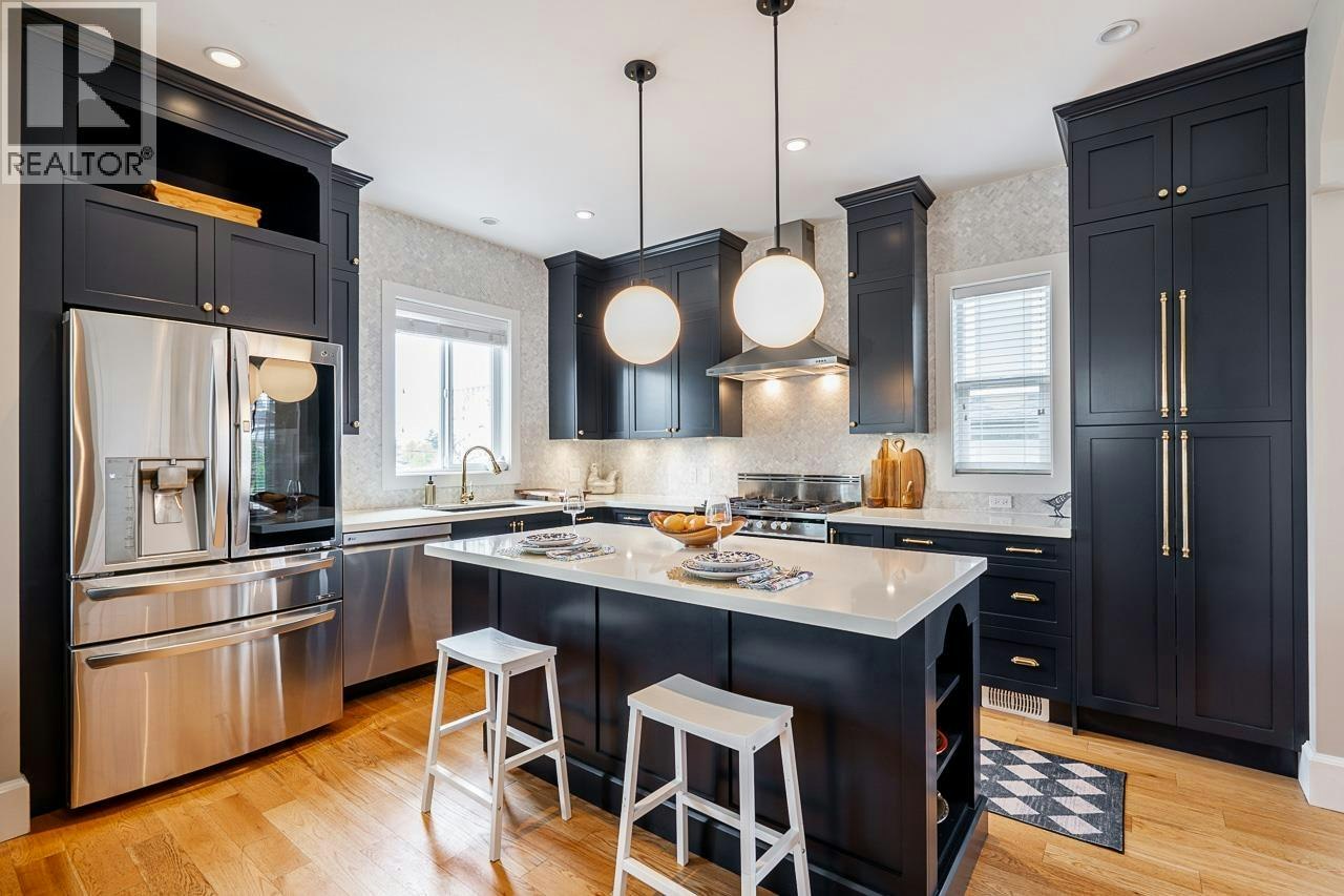 457 E 11th Street, North Vancouver, BC, V7L 2H3