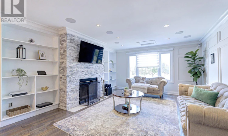 109 Woodcroft Lane