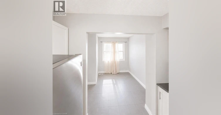 3-513 Quiet Place, Waterloo, ON, N2L 5L6 - 3
