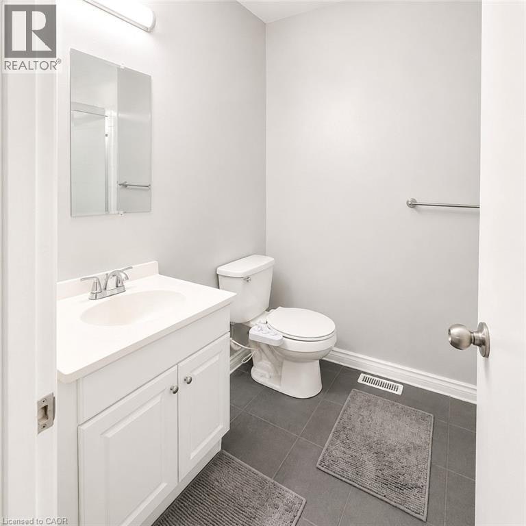 3-513 Quiet Place, Waterloo, ON, N2L 5L6 - 4