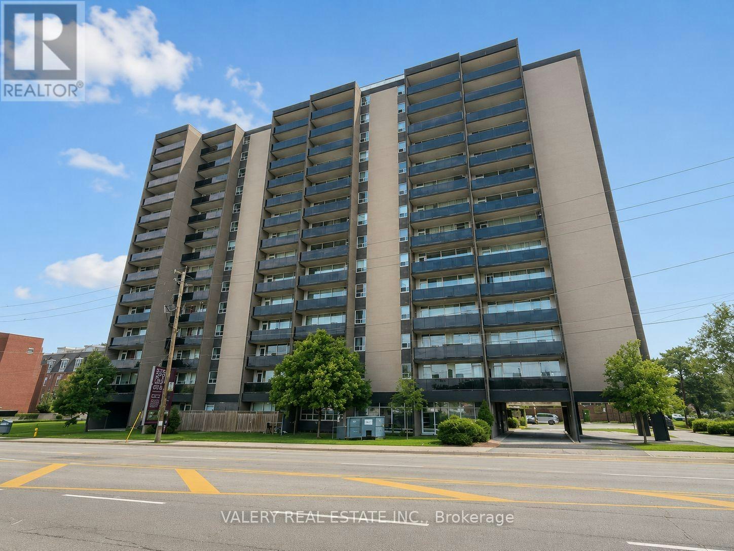 903-890 Jane Street, Toronto, ON, M6N 4C3