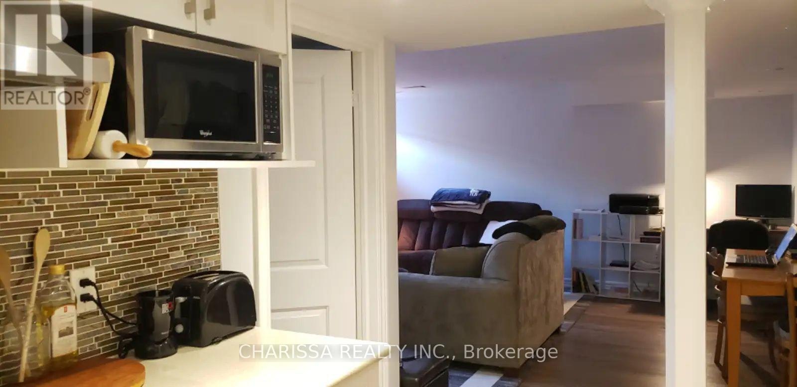 BSMT-266 Spring Creek Drive, Hamilton, ON, L8B 0Y5