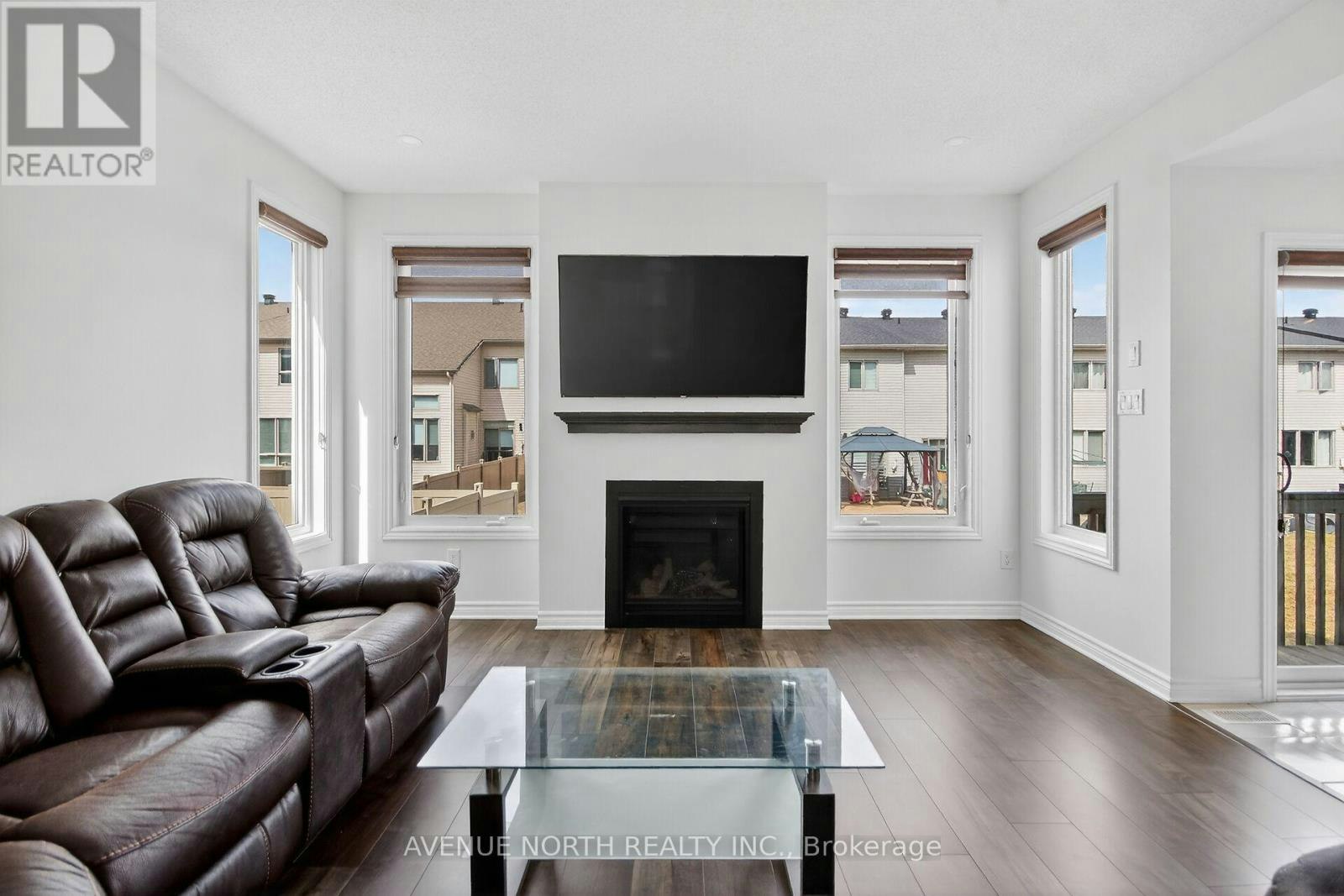 110 Dun Skipper Drive, Ottawa, ON, K1X 0G1 - 9