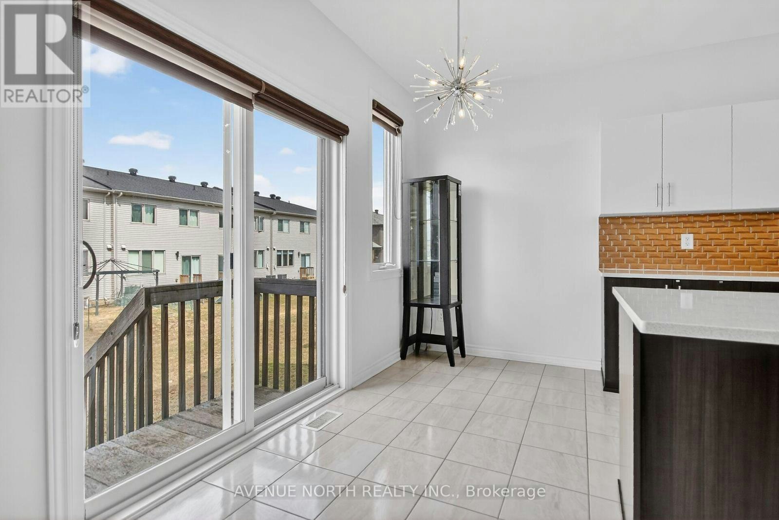 110 Dun Skipper Drive, Ottawa, ON, K1X 0G1 - 12