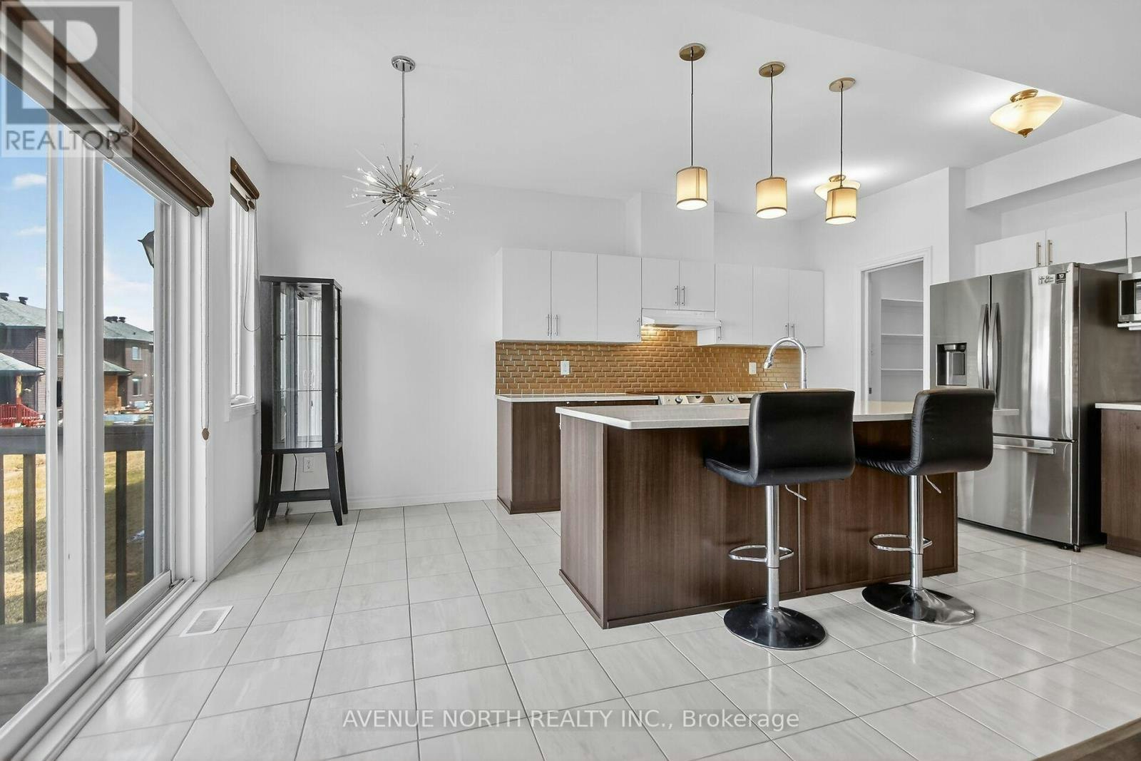 110 Dun Skipper Drive, Ottawa, ON, K1X 0G1 - 15