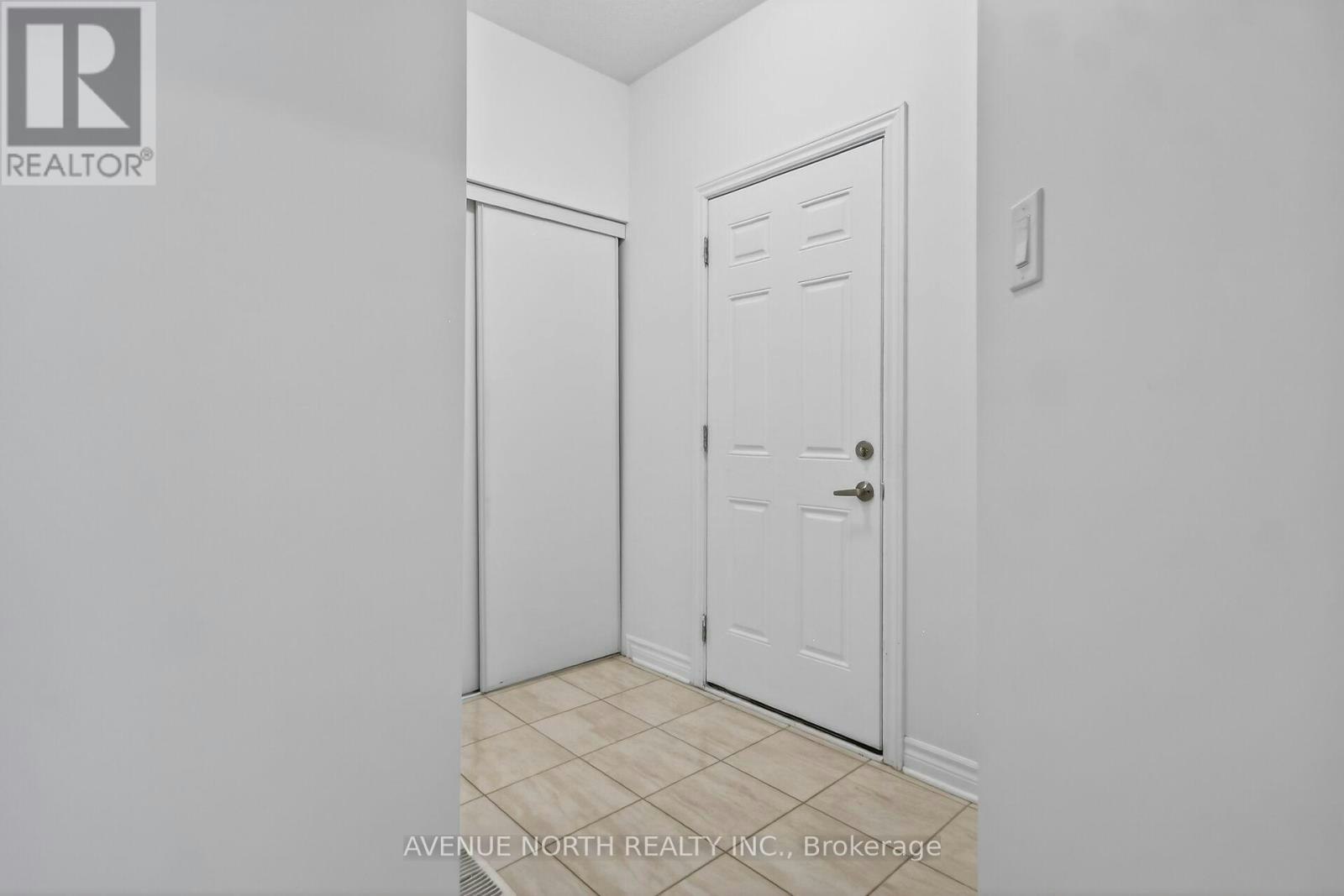 110 Dun Skipper Drive, Ottawa, ON, K1X 0G1 - 5