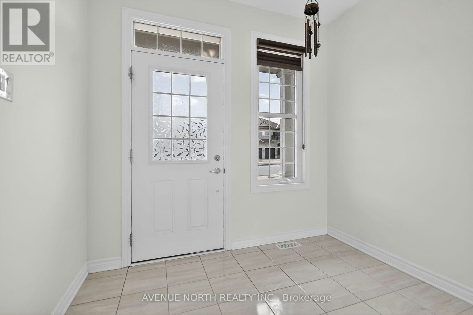 110 Dun Skipper Drive, Ottawa, ON, K1X 0G1 - 3