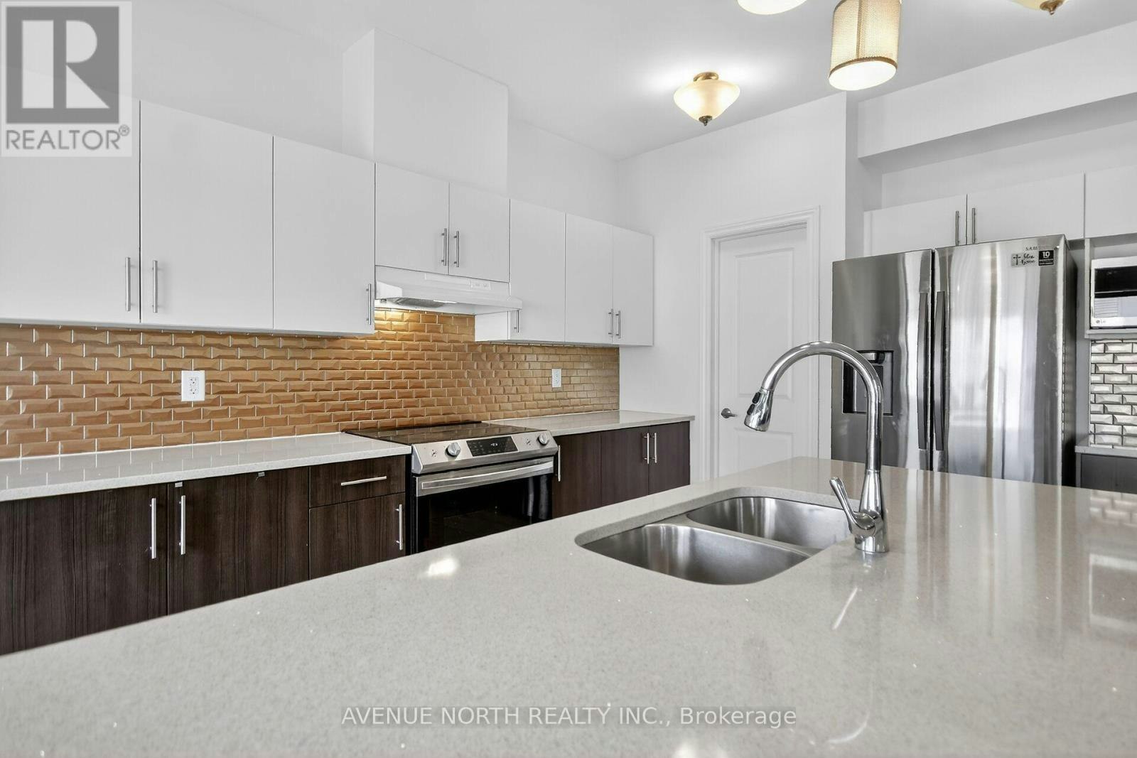 110 Dun Skipper Drive, Ottawa, ON, K1X 0G1 - 11