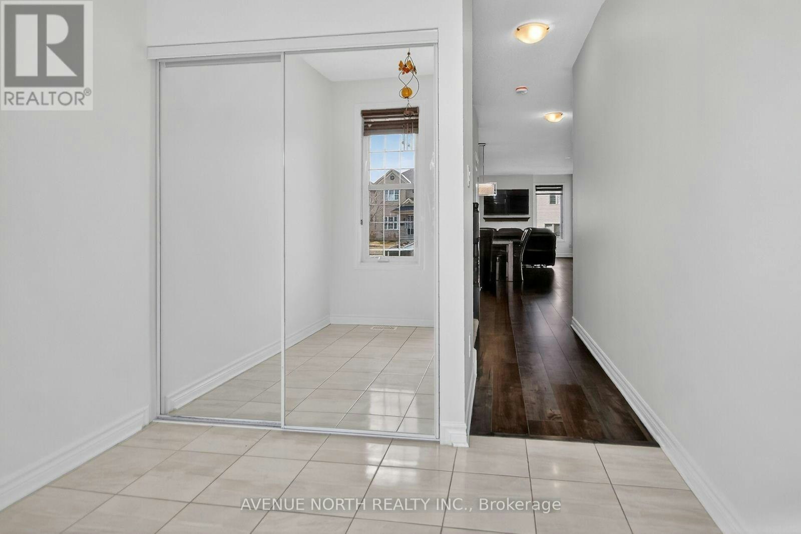 110 Dun Skipper Drive, Ottawa, ON, K1X 0G1 - 2