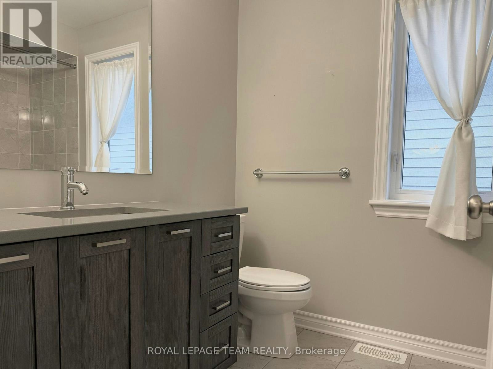 82 Warrior Street, Ottawa, ON, K2V 0M2 - 22