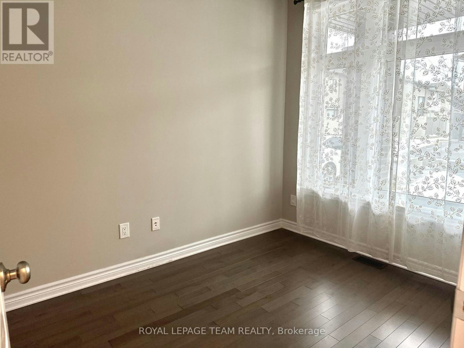 82 Warrior Street, Ottawa, ON, K2V 0M2 - 3
