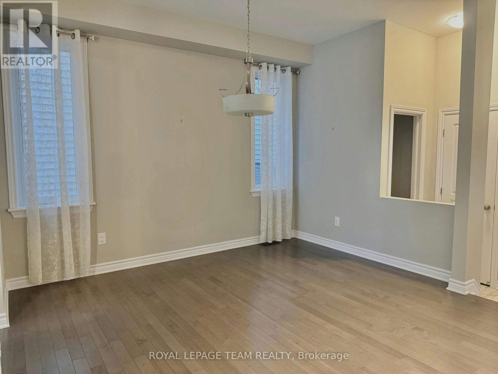 82 Warrior Street, Ottawa, ON, K2V 0M2 - 11