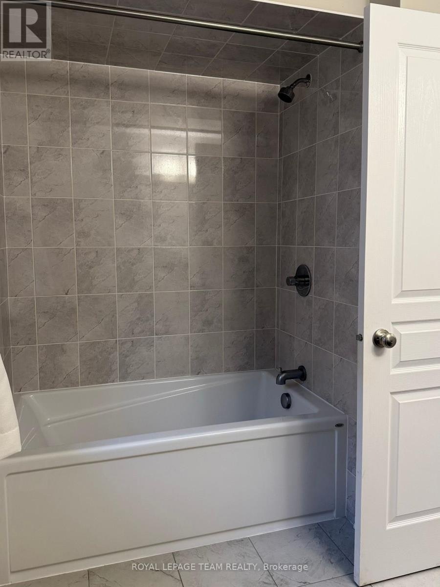 82 Warrior Street, Ottawa, ON, K2V 0M2 - 23