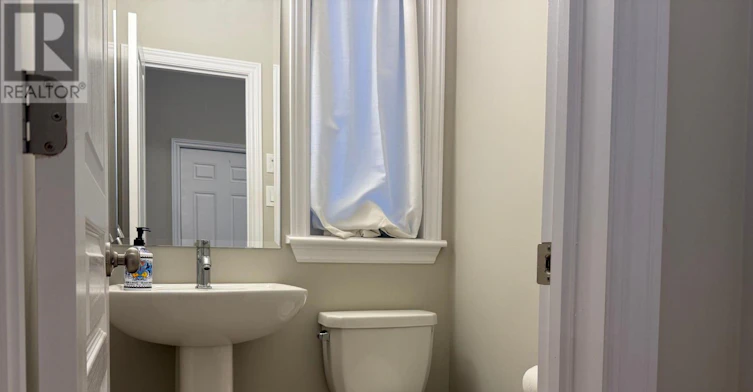 82 Warrior Street, Ottawa, ON, K2V 0M2 - 4