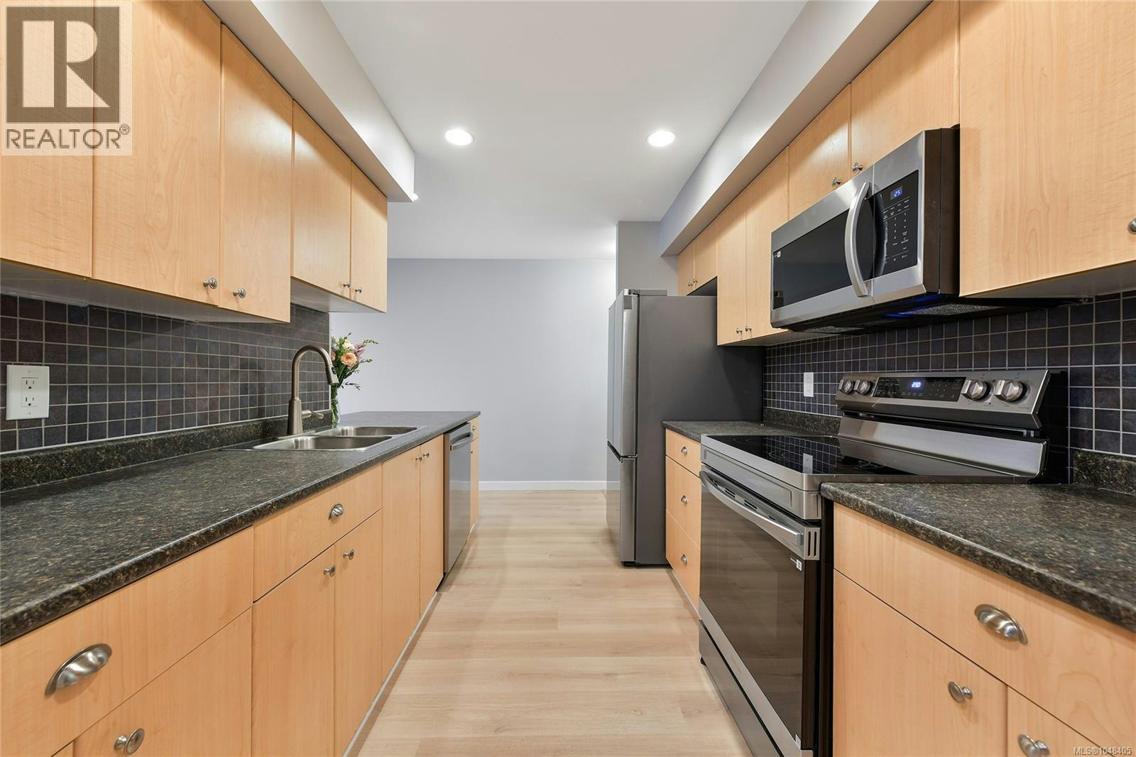 105-2695 Deville Road, Langford, BC, V8V 1A1 - 13