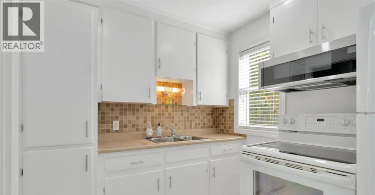 6633 Wyandotte Street, Windsor, ON, N8S 1P5 - 7