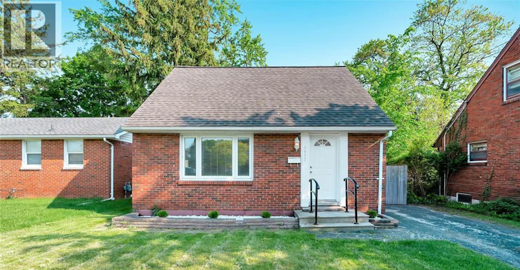 6633 Wyandotte Street, Windsor, ON, N8S 1P5