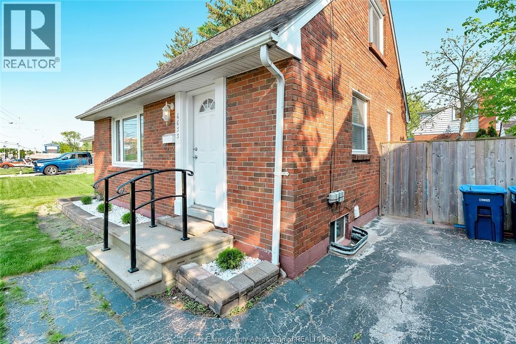 6633 Wyandotte Street, Windsor, ON, N8S 1P5 - 2