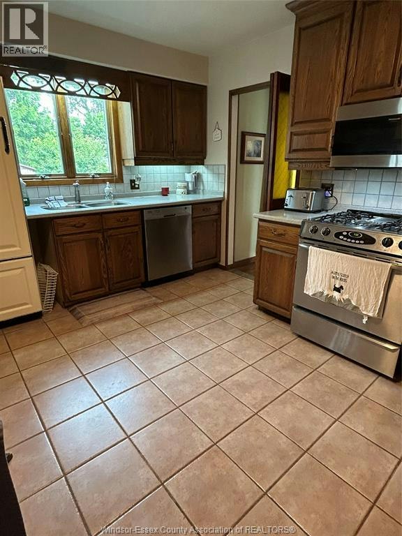90 Harbourview, Kingsville, ON, N9Y 2J2 - 9