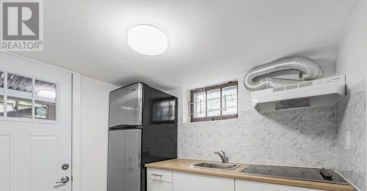 LOWER-727 Rhodes Avenue, Toronto, ON, M4J 4X5 - 7