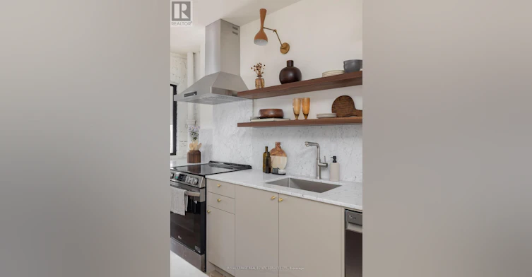 1752A St. Clair Avenue W, Toronto, ON, M6N 1J3 - 3