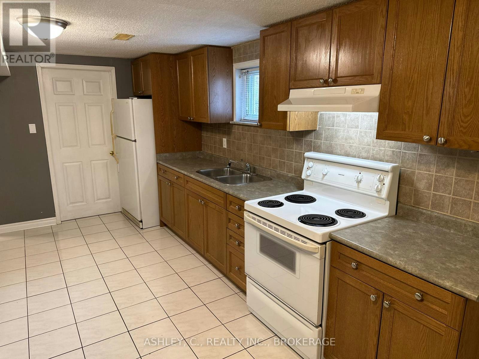 BSMT-2546 Palisander Avenue, Mississauga, ON, L5B 2L2 - 3