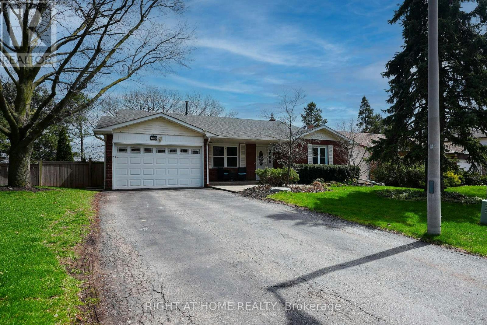1266 Lakeview Drive, Oakville, ON, L6H 2M8