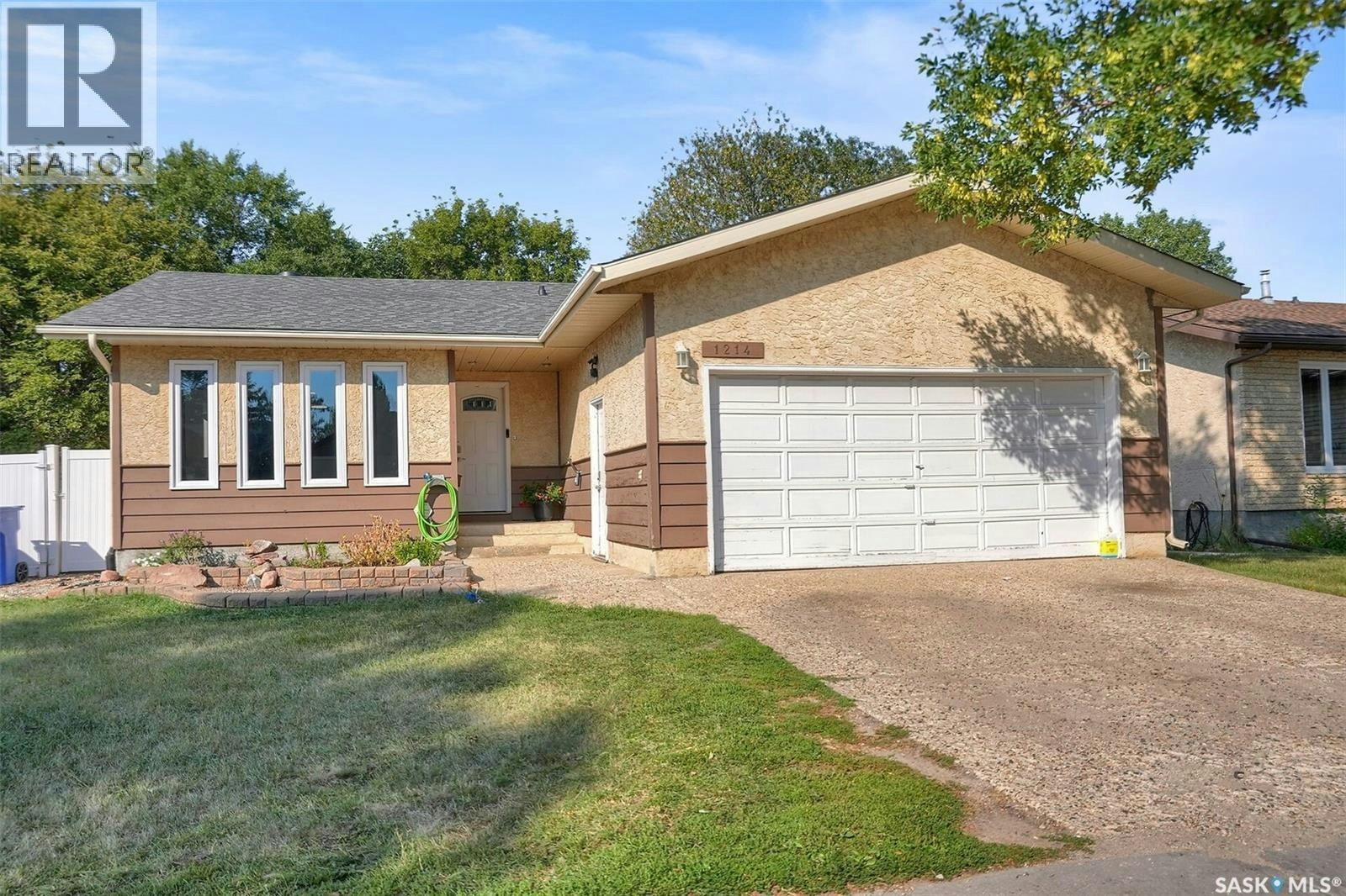 1214 Devonshire Drive N, Regina, SK, S4X 3E1