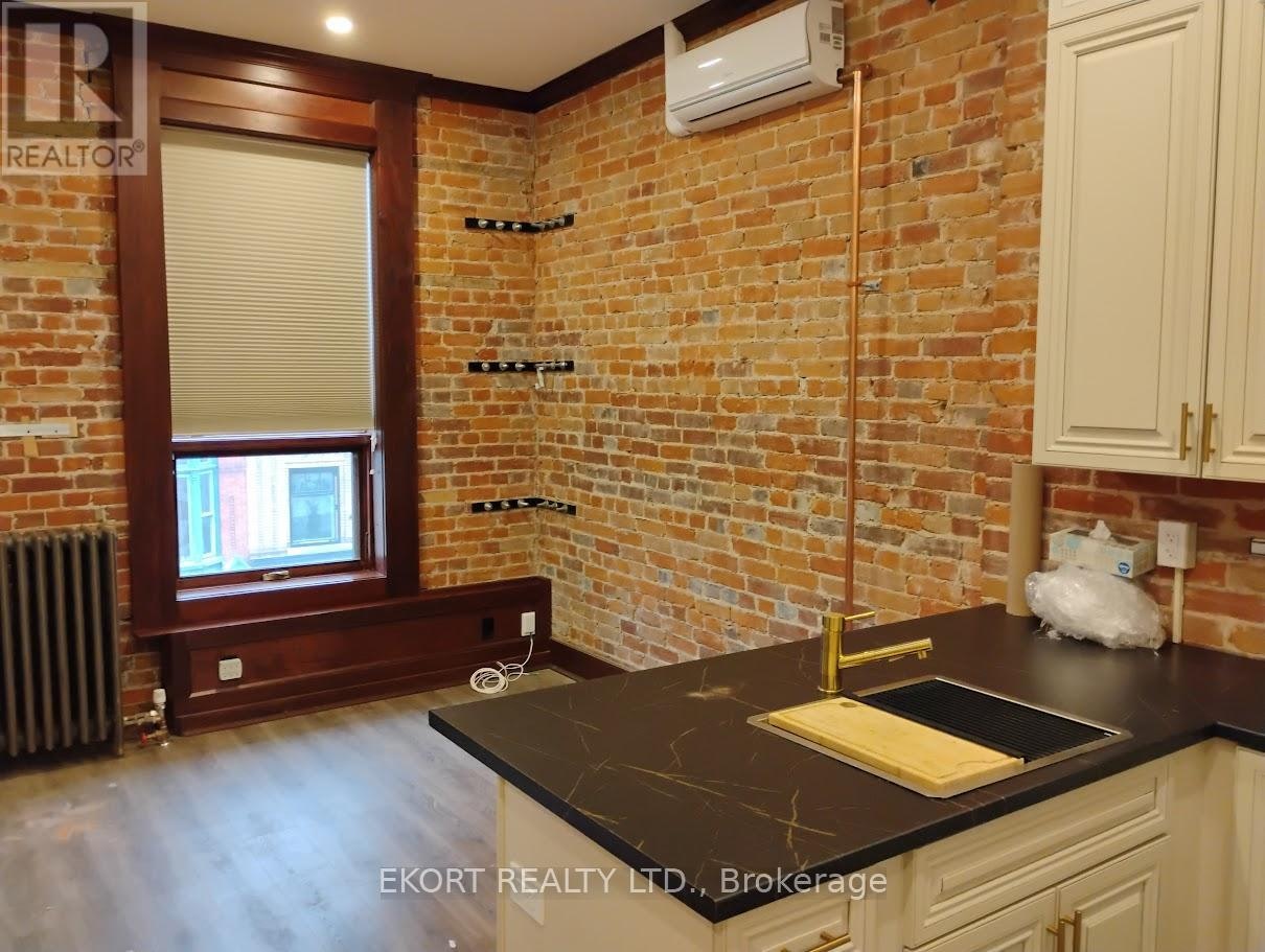 6-251 Front Street, Belleville, ON, K8N 2Z6 - 2