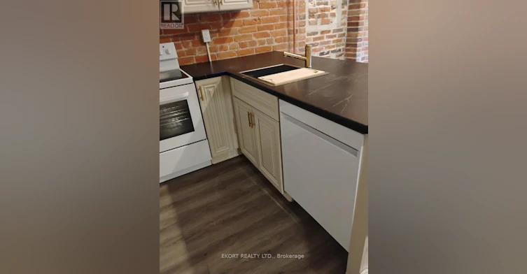 6-251 Front Street, Belleville, ON, K8N 2Z6 - 4