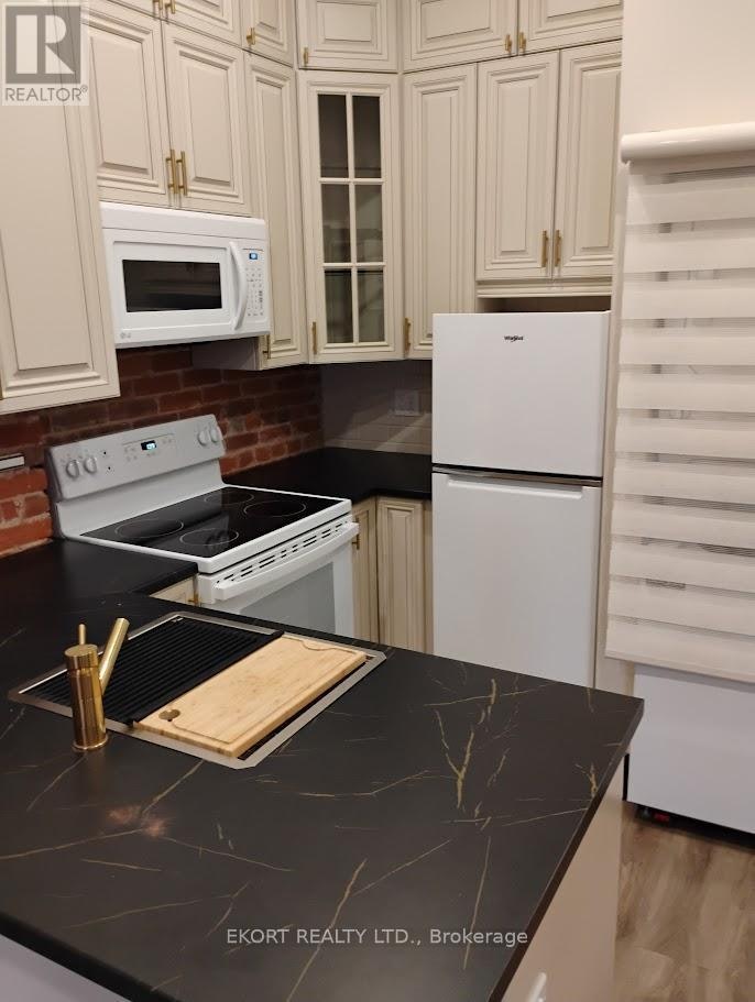 6-251 Front Street, Belleville, ON, K8N 2Z6 - 3