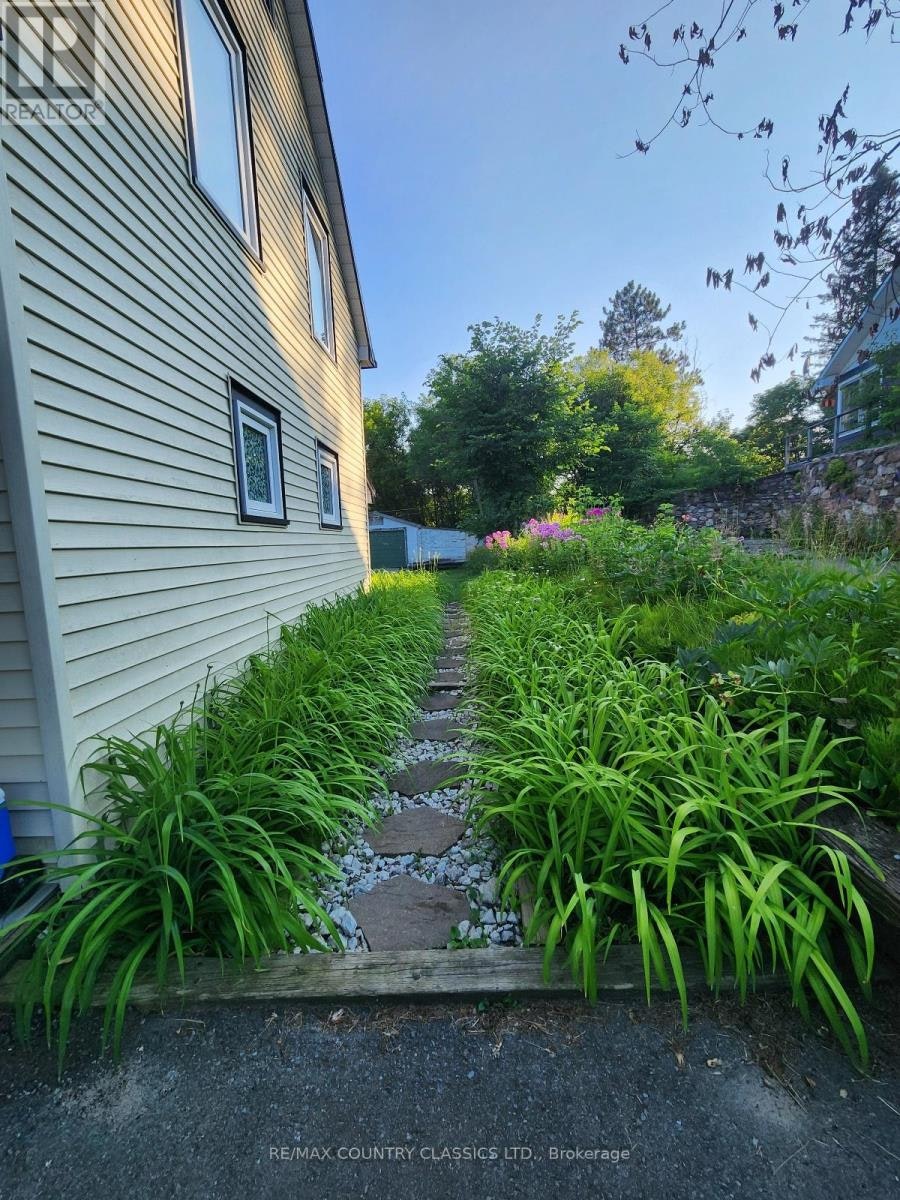 12 Hastings Street S, Bancroft, ON, K0L 1C0 - 10