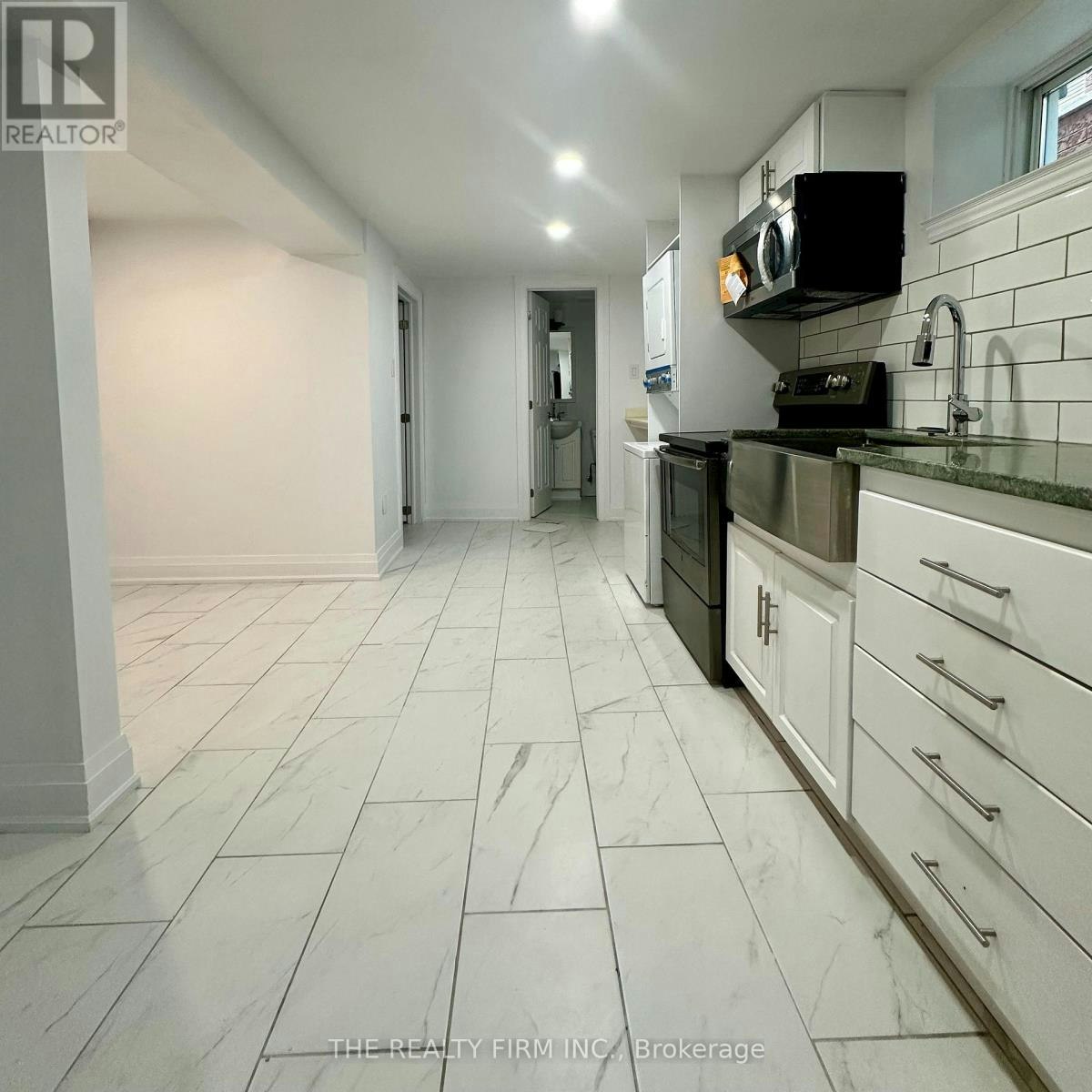 LOWER-6 Lapp Street, Toronto, ON, M6N 3W6 - 5