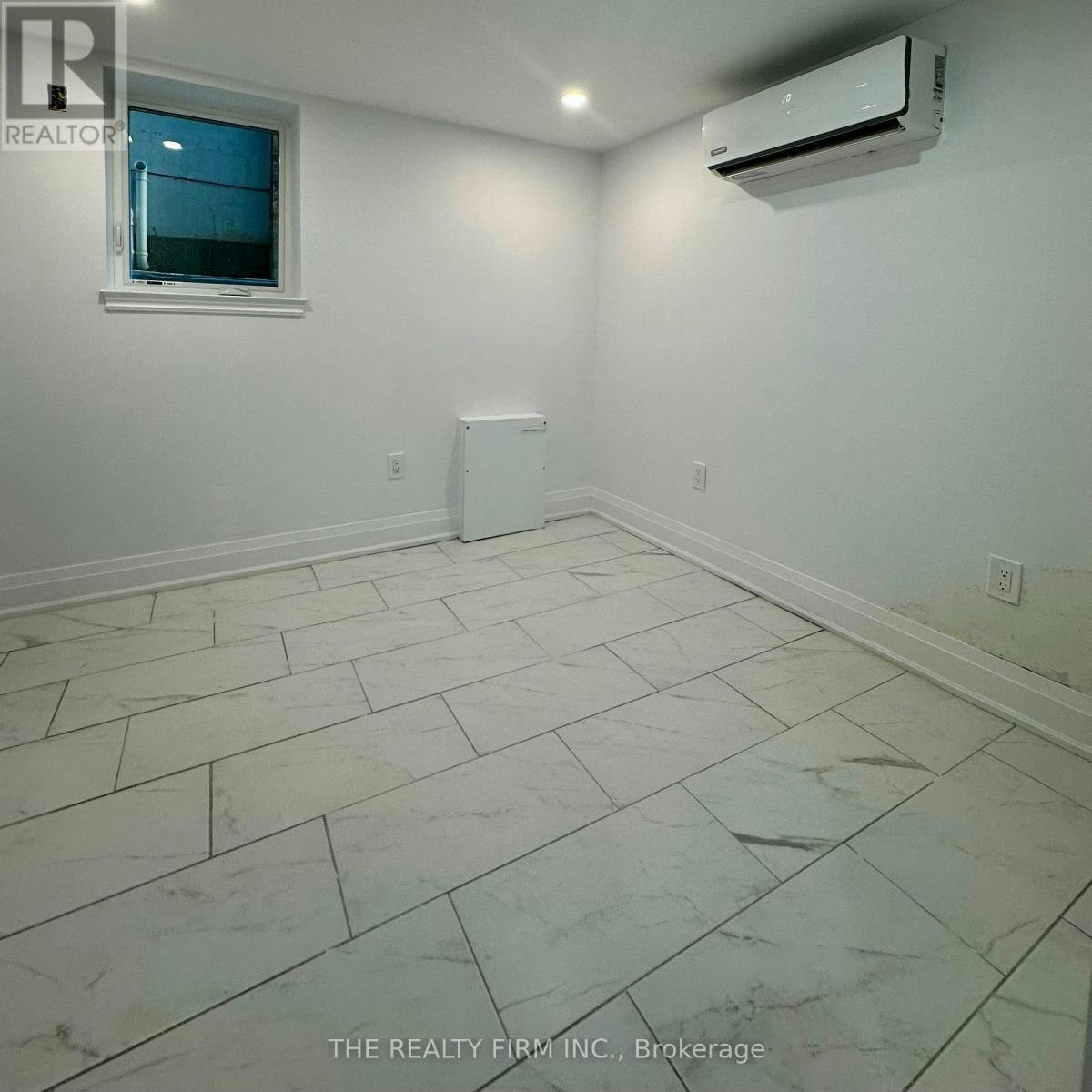 LOWER-6 Lapp Street, Toronto, ON, M6N 3W6 - 7