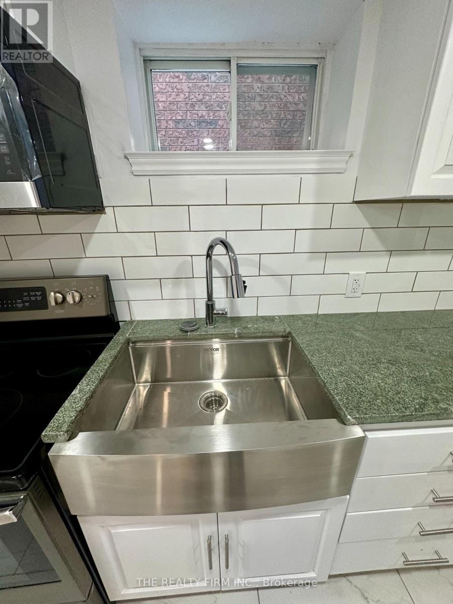 LOWER-6 Lapp Street, Toronto, ON, M6N 3W6 - 9