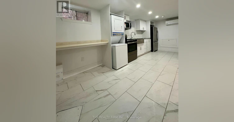 LOWER-6 Lapp Street, Toronto, ON, M6N 3W6 - 6