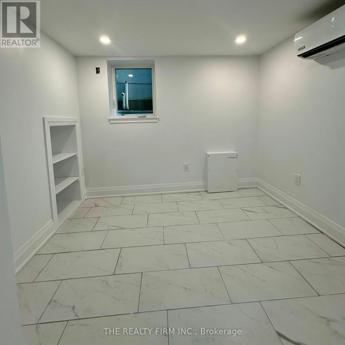 LOWER-6 Lapp Street, Toronto, ON, M6N 3W6 - 8