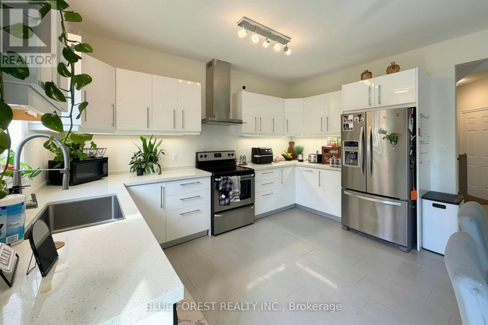 3584 Singleton Avenue, London, ON, N6L 0C9 - 5