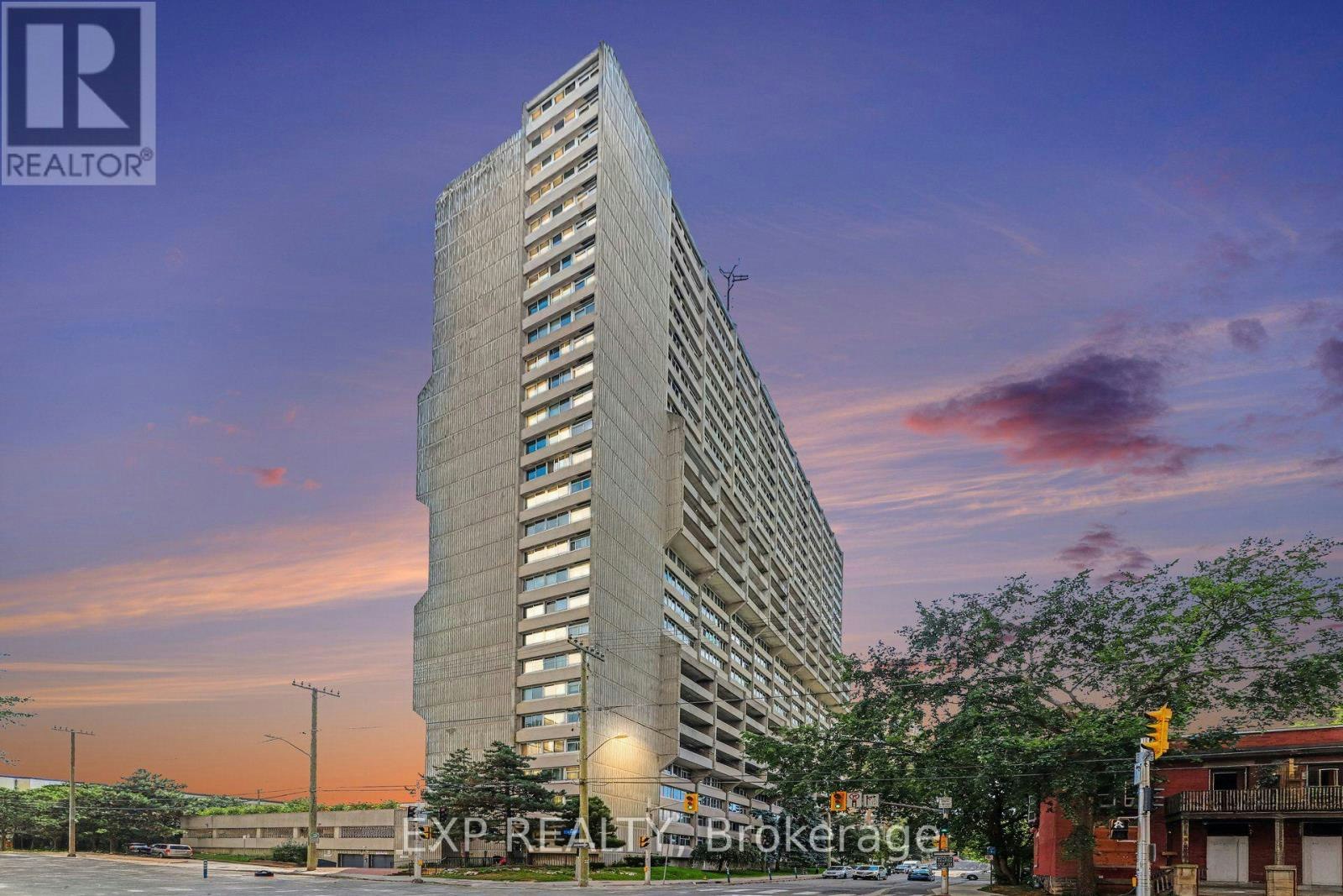 204-500 Laurier Avenue W, Ottawa, ON, K1R 5E1