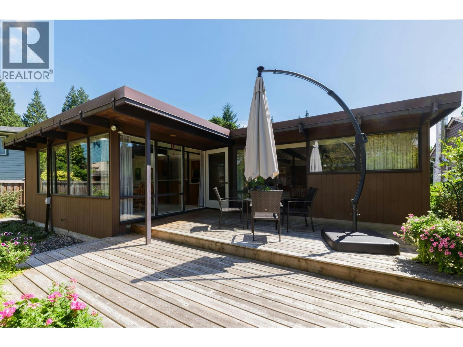 4568 Marineview Crescent, North Vancouver, BC, V7R 3P2