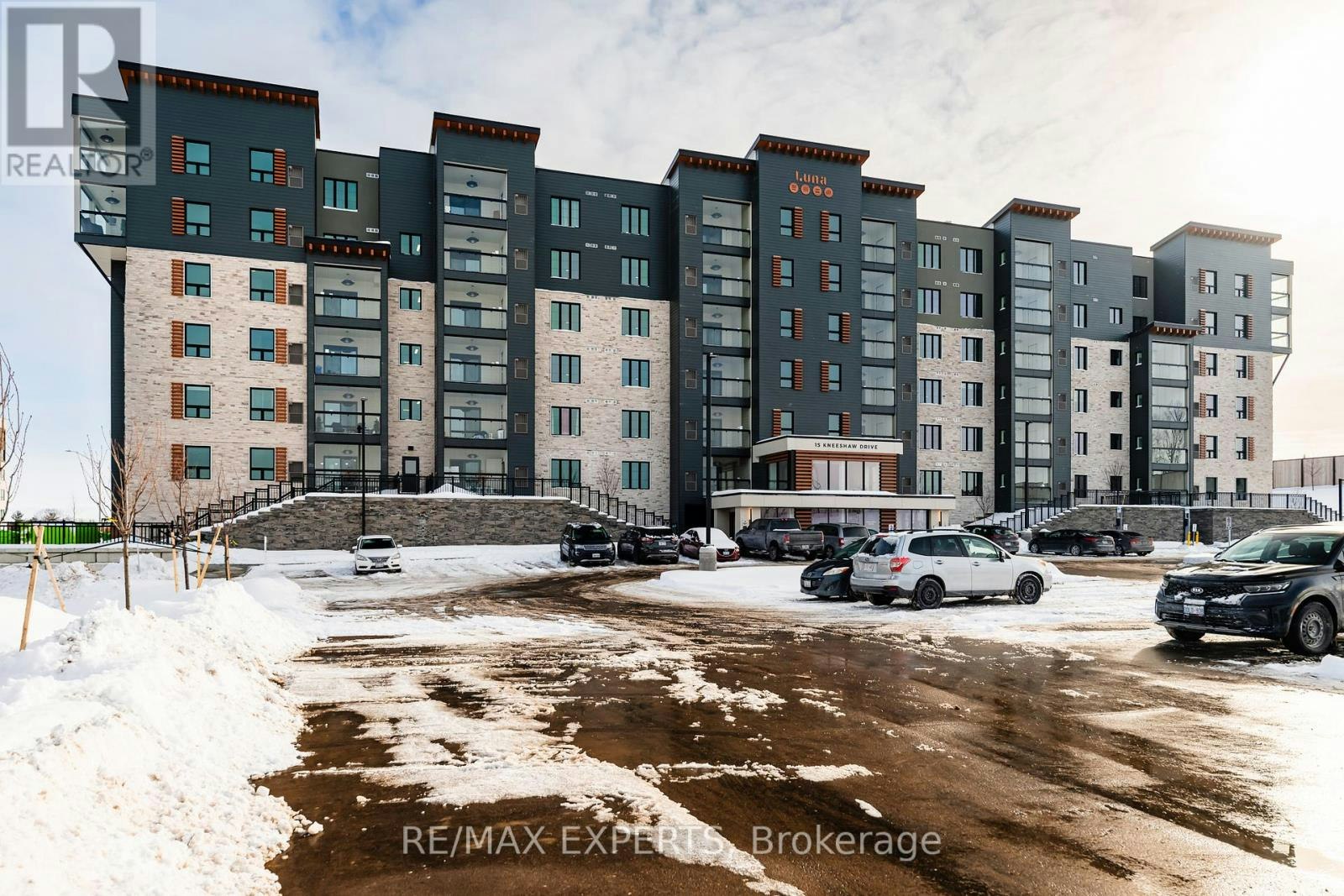 409-15 Kneeshaw Drive, Barrie, ON, L9J 0X9 - 2