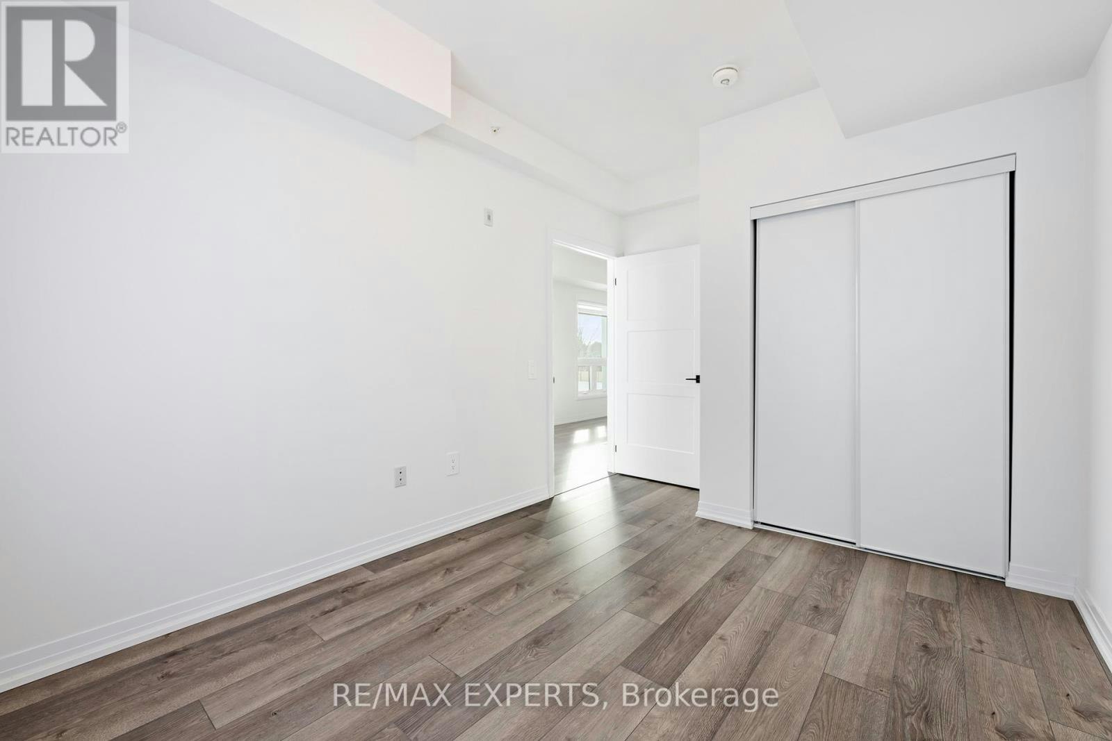 409-15 Kneeshaw Drive, Barrie, ON, L9J 0X9 - 38